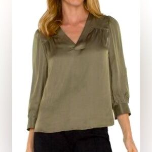 LIVERPOOL PLEATED NECK WOVEN TOP
